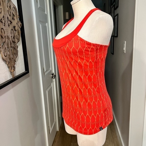 THE NORTH FACE orangish red exercise top with cross back shoulder straps - Picture 4 of 13
